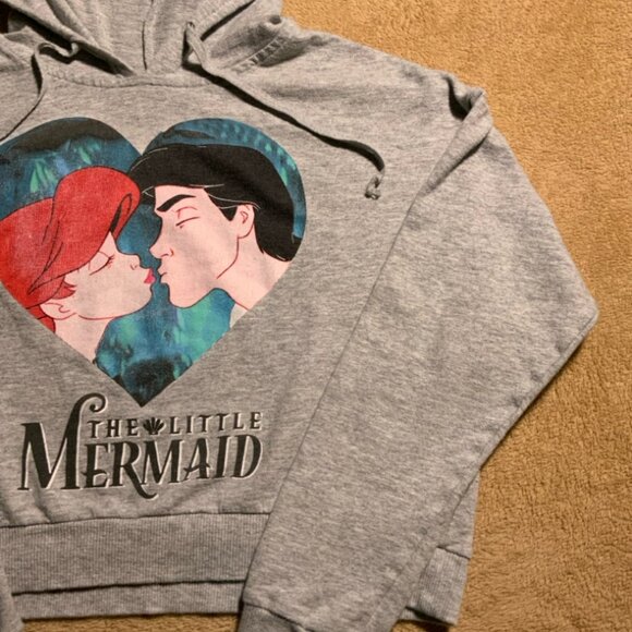Disney Little Mermaid Women Medium Gray Cropped‎ Pullover Hoodie Sweatshirt (G) - Picture 3 of 8